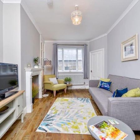Victorian Townhouse - Stamford Centre - 2 Big Bedrooms, Living Room Kitchen Etc Tastefully Decorated Exterior foto