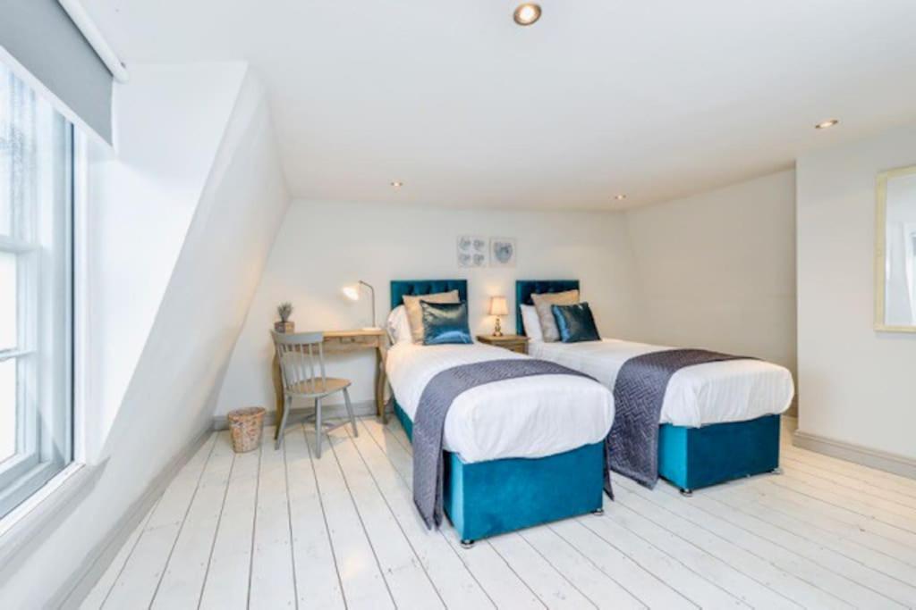 Victorian Townhouse - Stamford Centre - 2 Big Bedrooms, Living Room Kitchen Etc Tastefully Decorated Exterior foto